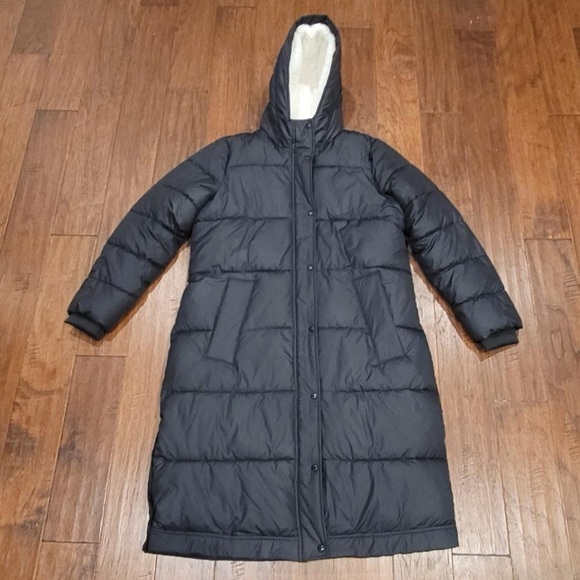 Hollister Black Puffer Jacket with Cream Lining - Picture 11 of 13